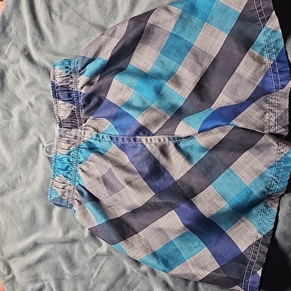 L Swimshorts size 2t - Picture 3 of 6
